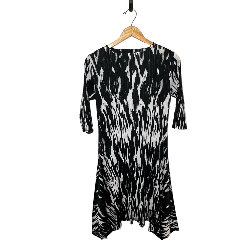 Veeca Marble‎ Print Crinkle Dress